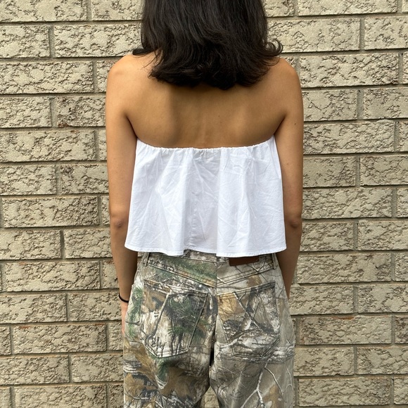 White frill crop top. Size S/M. Elasticized band. - Picture 2 of 2